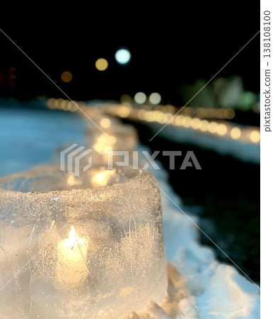 Ice candles that illuminate winter nights Ice candles that illuminate winter nights 138108100