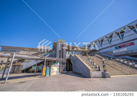 Exterior view of Moriya Station West Exit and the grand staircase of the pedestrian deck [Chuo, Moriya City, Ibaraki Prefecture] 138108293