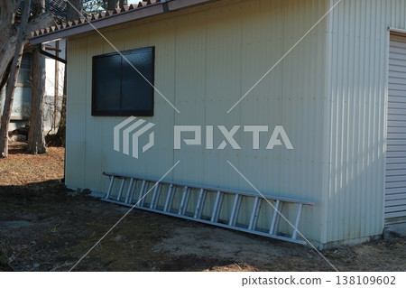 Garage Garage 138109602