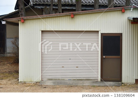 Garage Garage 138109604