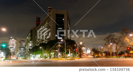 Night view of the area around the Tokyo Metropolitan Police Department and the National Diet Building 138109736