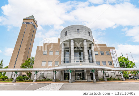 Biei Town, Kamikawa District, Hokkaido: The town hall of Biei Town, home to one of Japan's leading tourist destinations. Biei Town, Kamikawa District, Hokkaido: The town hall of Biei Town, home to one of Japan's leading tourist destinations. 138110402