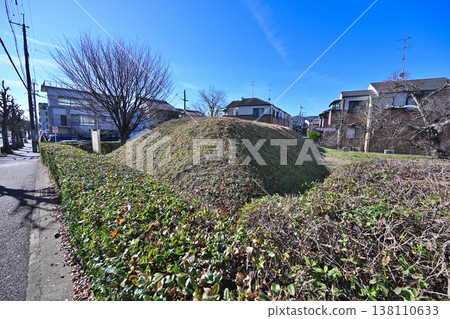 Kyoto, Odoi: Earthen ramparts built by Hideyoshi that remain in various places. 138110633