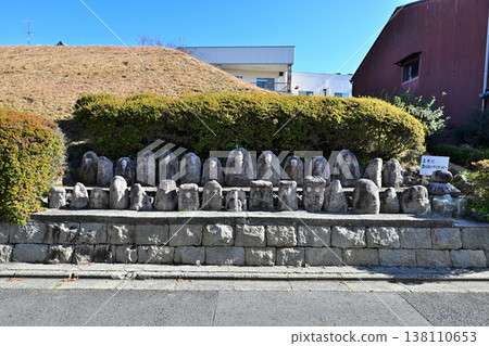 Kyoto, Odoi: Earthen ramparts built by Hideyoshi that remain in various places. Kyoto, Odoi: Earthen ramparts built by Hideyoshi that remain in various places. 138110653
