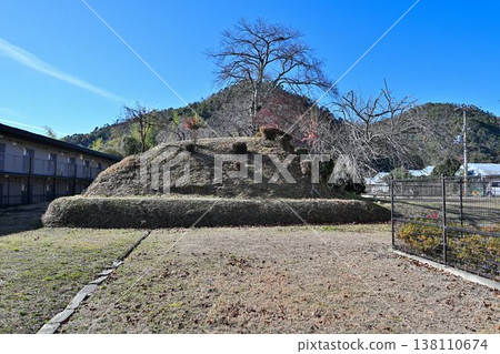 Kyoto, Odoi: Earthen ramparts built by Hideyoshi that remain in various places. Kyoto, Odoi: Earthen ramparts built by Hideyoshi that remain in various places. 138110674