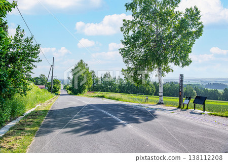 北海道上富良野町，上富良野八景，夏日雲霄飛車之路 138112208