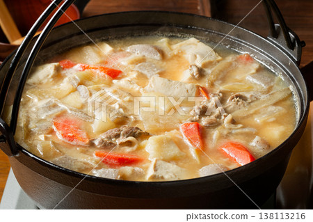 豬肉和蔬菜味噌湯 138113216