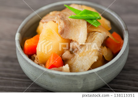 肉和土豆 肉和土豆 138113351