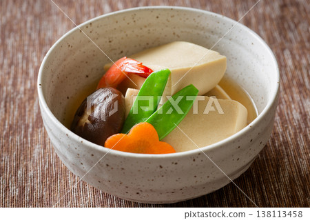 與高野豆腐一起燉 138113458