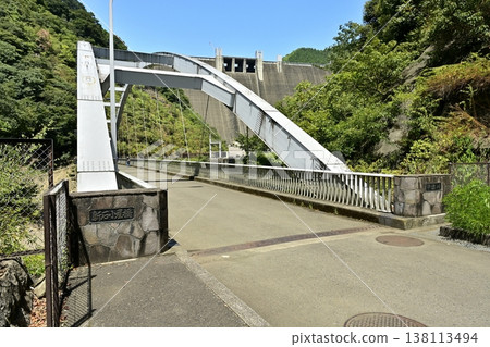 The Shin-Ishikoya Bridge spans Miyagase Dam and Ishikoya Lake in Sagamihara, Kanagawa Prefecture. The Shin-Ishikoya Bridge spans Miyagase Dam and Ishikoya Lake in Sagamihara, Kanagawa Prefecture. 138113494