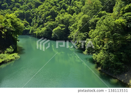 神奈川縣相模原市宮瀨水壩下方的石谷湖 138113531