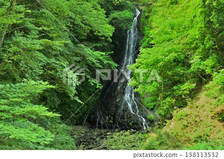 神奈川縣相模原市宮瀨水壩下游的大澤瀑布 138113532