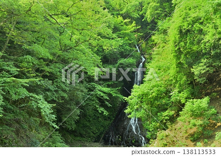 Osawa Falls, below Miyagase Dam in Sagamihara, Kanagawa Prefecture Osawa Falls, below Miyagase Dam in Sagamihara, Kanagawa Prefecture 138113533