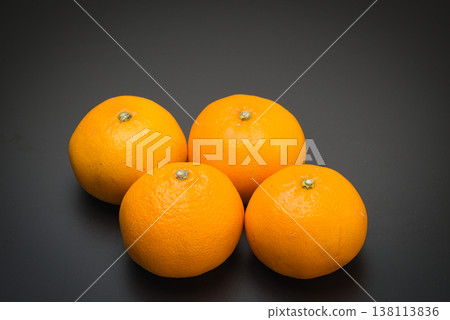 瀨戶內是一種美味的柑橘類水果，果皮薄易剝，汁水豐富。 138113836