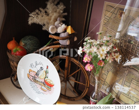 Life with flowers 138114537