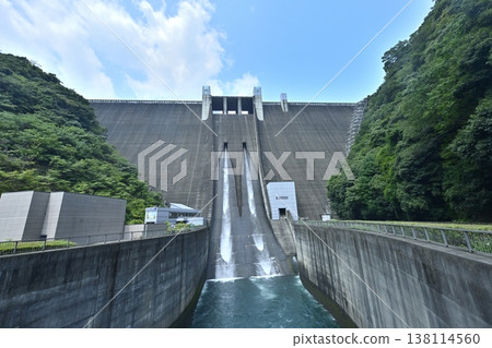 The tourist-oriented water release from Miyagase Dam has ended. The tourist-oriented water release from Miyagase Dam has ended. 138114560