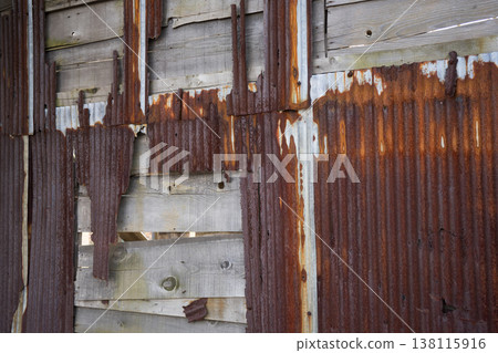 生鏽的瓦楞紙瓦楞紙 138115916