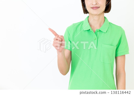 中年女性認證護理員 138116442