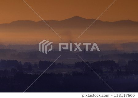 The sea of clouds dyed in the morning glow The sea of clouds dyed in the morning glow 138117600