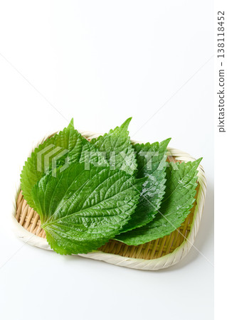 Egoma leaves 138118452