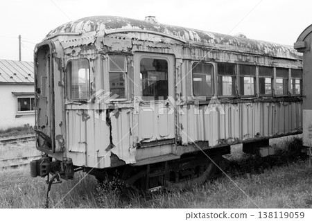 津輕鐵道Nahafu 1200系列列車停在津輕五所川原站 津輕鐵道Nahafu 1200系列列車停在津輕五所川原站 138119059