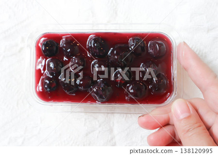 cherry cheese cake or cherry cheesecake and strawberry cheesecake with banoffee cherry cheese cake or cherry cheesecake and strawberry cheesecake with banoffee 138120995