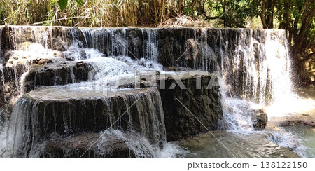 關西瀑布 [寮國瑯勃拉邦] 138122150