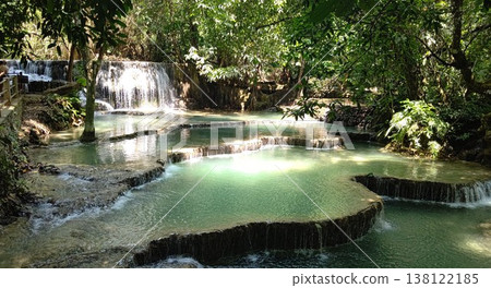 關西瀑布 [寮國瑯勃拉邦] 138122185