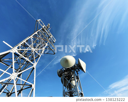 Radio tower that shines in the blue sky Radio tower that shines in the blue sky 138123222