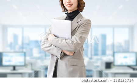 Woman with a laptop / business woman 138125734