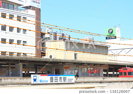 愛知縣豐田市名鐵豐田市站停靠的電車風景 愛知縣豐田市名鐵豐田市站停靠的電車風景 138126007