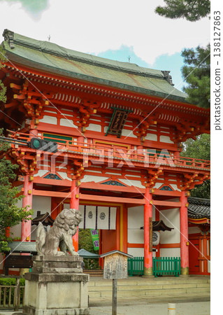 日本神社鳥居,朱紅色,傳統日本建築,神社鳥居,日本 日本神社鳥居,朱紅色,傳統日本建築,神社鳥居,日本 138127863
