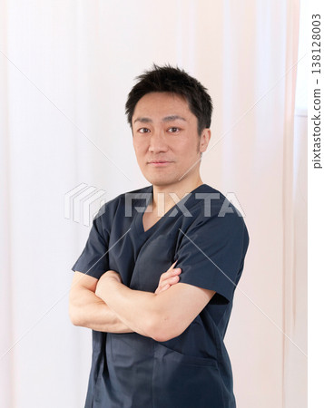 Smiling Japanese medical staff Smiling Japanese medical staff 138128003