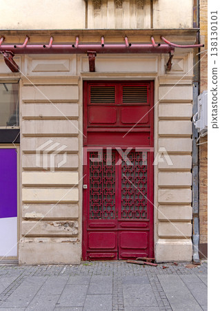 Tall Red Door Orient 138130101