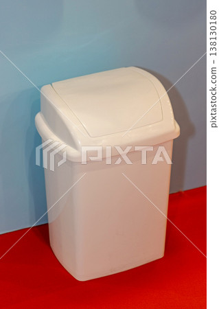 Trash Bin Swing Top 138130180