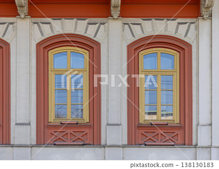 Arch Windows Building 138130183