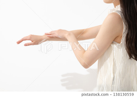 美麗的女人手 美麗的女人手 138130559