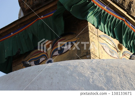 Kaas Swayambhu，尼泊爾加德滿都一個廣場上的一座佛教寺廟佛塔 138133671