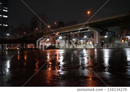 雨夜森之宮站週邊景色 雨夜森之宮站週邊景色 138134270