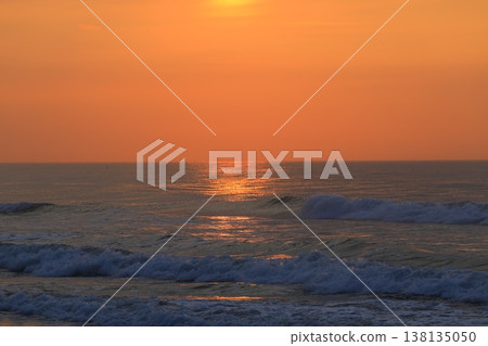 美麗的海灘日出 美麗的海灘日出 138135050