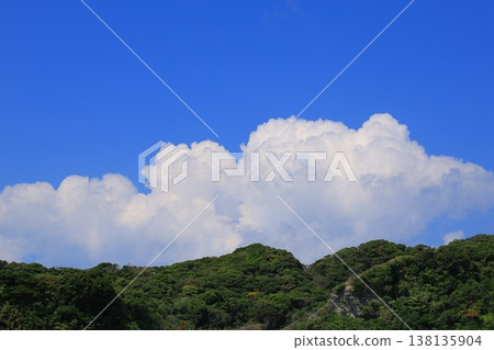 Clouds floating in the blue sky 138135904