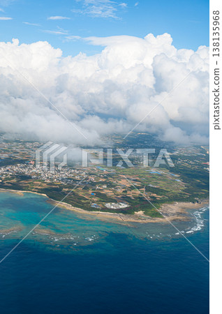 Okinawa's sea as seen from the sky: Aerial photographs Okinawa's sea as seen from the sky: Aerial photographs 138135968