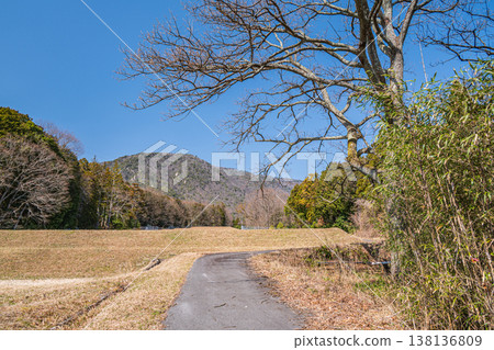 滋賀縣大津市北小松市滋賀縣琵琶湖西部地區的梯田 138136809