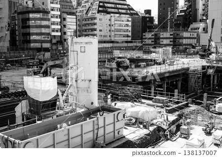 大型城市建設場景:池袋重建中,2026 年 2 月,a-6,單色。 大型城市建設場景:池袋重建中,2026 年 2 月,a-6,單色。 138137007