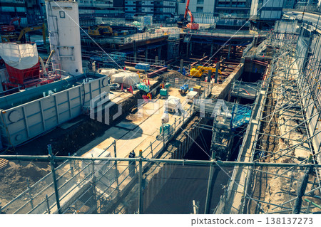 池袋某大型建築工地現場,目前正在進行重建。 2026.02 b-3 強調冷暖色調 池袋某大型建築工地現場,目前正在進行重建。 2026.02 b-3 強調冷暖色調 138137273