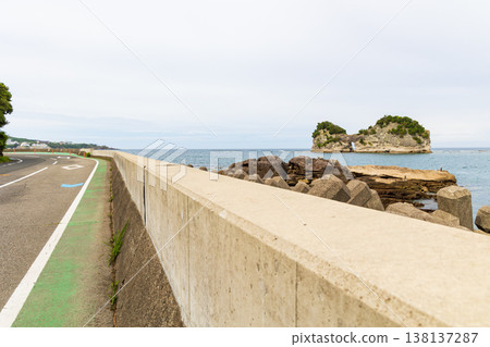 圓月島，和歌山縣白濱町的象徵 138137287