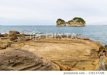 圓月島，和歌山縣白濱町的象徵 138137296
