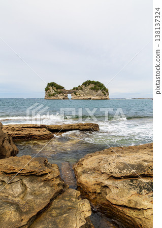 圓月島，和歌山縣白濱町的象徵 138137324