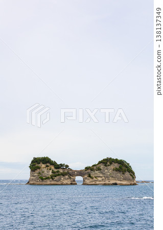 Engetsu Island, a symbol of Shirahama Town, Wakayama Prefecture Engetsu Island, a symbol of Shirahama Town, Wakayama Prefecture 138137349