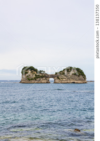 Engetsu Island, a symbol of Shirahama Town, Wakayama Prefecture Engetsu Island, a symbol of Shirahama Town, Wakayama Prefecture 138137350